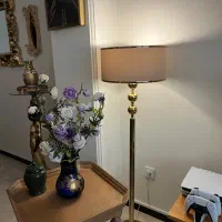 اباژور ایستاده