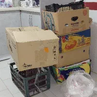 تعدادی کارتن موز مناسب اسبابکشی