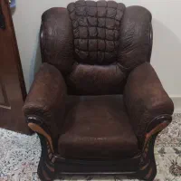 مبل راحتی کاملا سالم