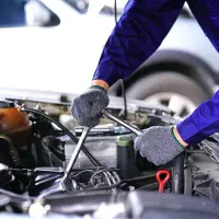 مکانیک ماهر نیازمندیم شاگرد تعویض روغن