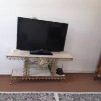 تلویزیون و میزتلویزیون