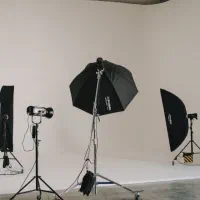 استخدام مدل مجری بازیگر و بلاگر