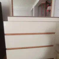 میز کنسول با آینه در حد نو