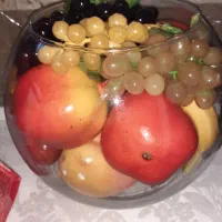 میوه های تزیینی همراه با تنگ شیشه