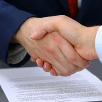 اخذ مجوزهای اداری سخت و محدود
