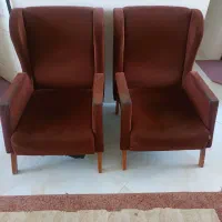 دو عدد مبل یک نفره و یک نیمکت دونفره