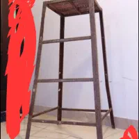 چهار پایه اهنی
