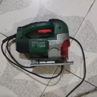 تعدادی ابزار  آره چکشی فارسی بر موتور جوش دلر