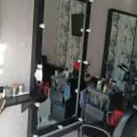 اجاره صندلی در آرایشگاه مردانه