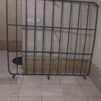 زیر تخت