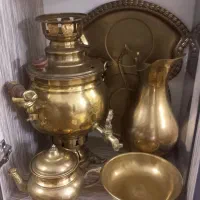 سماور زغالی با سرویس کامل و ظروف مسی
