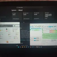لپتاپ لنوو به همراه شارژر