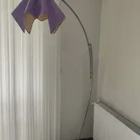 آباژور ایستاده