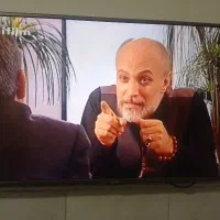یک عدد تلویزیون 42 اینچ
