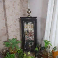 ویترین و کتیبه پرده