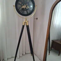 ساعت ایستاده مشکی طلایی