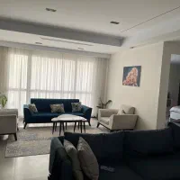 ۱۱۶متر، سالن پرده خور، ژورنالی منحصر به فرد