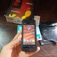 گوشی نوکیا 5530، به همراه جعبه و شارژر و کابل