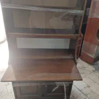 ویترین و کتابخانه