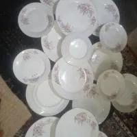 ظرف و ظروف اشپزخانه