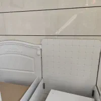 تخت و پاتختی