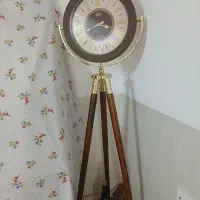 ساعت پایه دار سالم وتمیز ،در حد نو