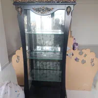 بوفه چوبی تمیز و سالم.