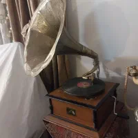 گرامافون هندلی قدیمی مسترویس در حد نو. کلکسیونی