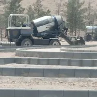 راننده اتومیکسر و راننده بیل مکانیکی