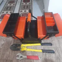 جعبه ابزار فلزی و انبر