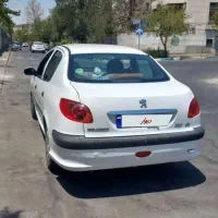 فروش ۲۰۶ صندوقدار