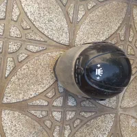 ۲ عدد کلاه کاسکت مشکی و قرمز