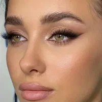میکاپ و آرایش
