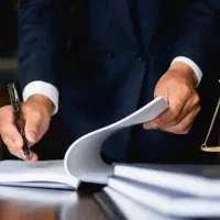 وکیل پایه یک دادگستری