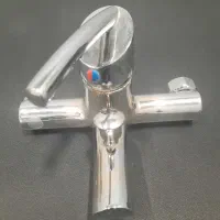 دو عدد شیر سرویس و حمام و ملزومات بهداشتی