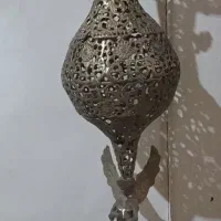 یک عدد گلدان برنجی اصلا استفاده نشده فقط خاک گرفته