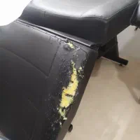 صندلی و تخت سالن آسیب دار
