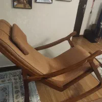 یک عدد صندلی راک