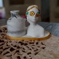 گلدان و فرشته
