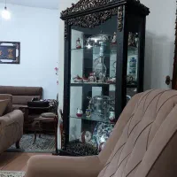 بوفه چوبی تمام شیشه ای پشت آیینه ای