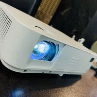 ویدیو پروژکتور هم ژاپنی هم آمریکایی