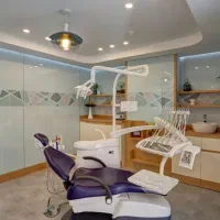 منشی خانم مطب دندانپزشکی