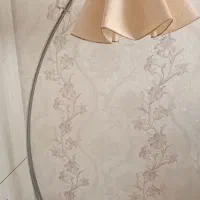 آباژور ایستاده