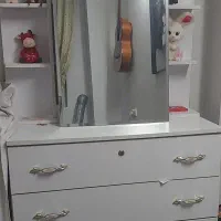 میز آرایش آینه دار