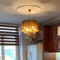 لوستر نئوکلاسیک و دو عدد آویز مدرن