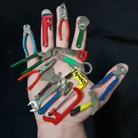 ماکت جعبه ابزار با 15 عدد ابزار کاملا فلزی  زیبا