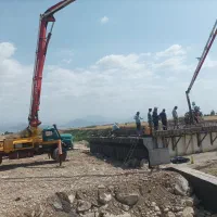 بتن ریزی با پمپ دکل