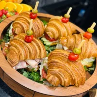 فینگر فود چیدمان میز میوه ارایی مخصوص کافه مراسم