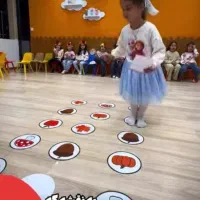 نیازمند کمک مربی خوش اخلاق