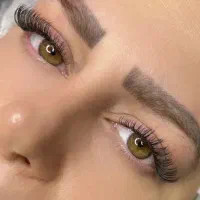 کاشت مژه